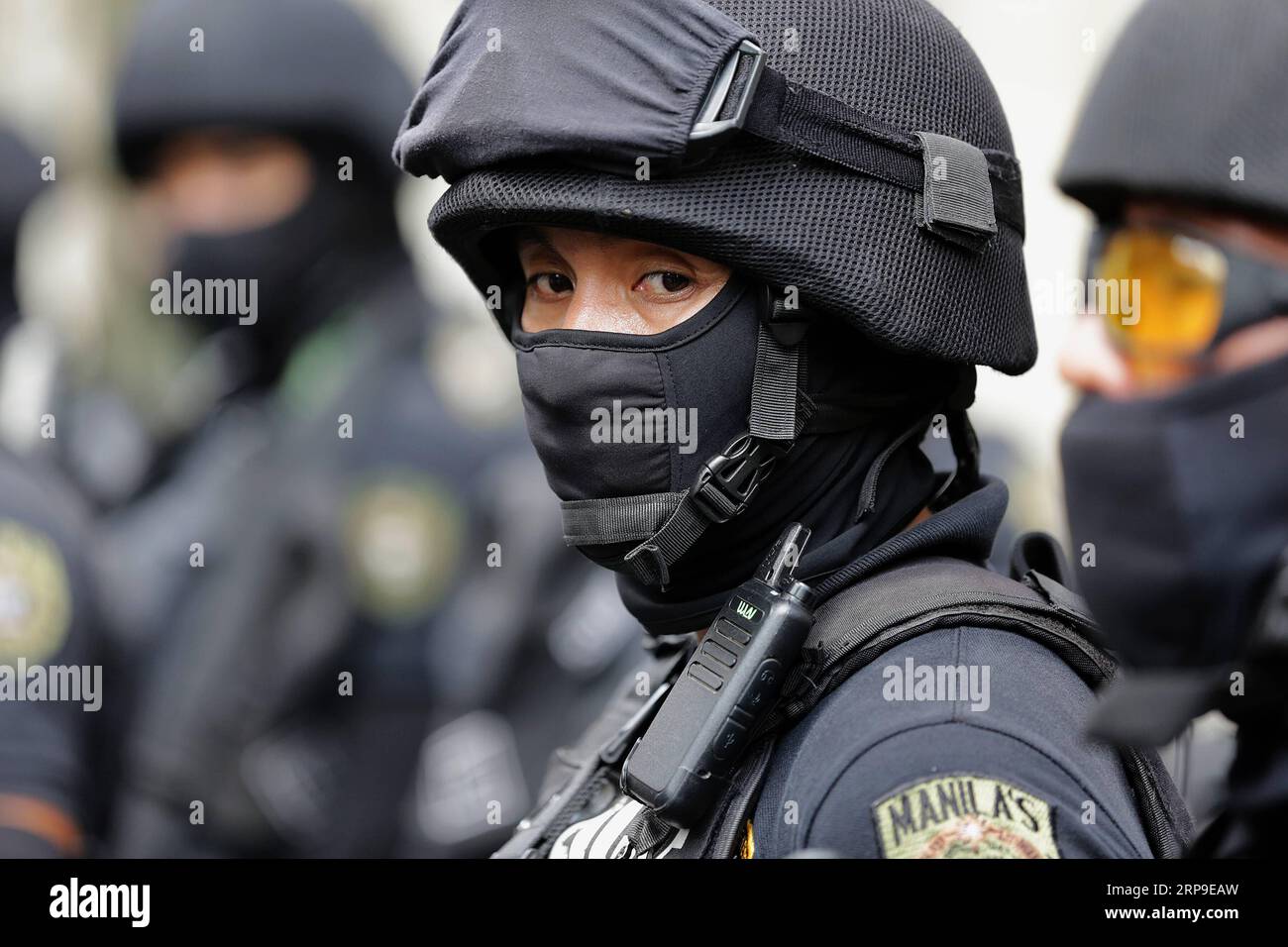 (190404) -- MANILA, April 4, 2019 -- A member of the Philippine National Police s Special Weapons and Tactics (PNP-SWAT) participates in an anti-terrorism drill in Manila, the Philippines, April 4, 2019. Philippine security forces have tightened security after Wednesday s blast in southern Philippine Isulan town in Sultan Kudarat province that wounded 18 people at least, a military general said on Thursday. ) PHILIPPINES-MANILA-ANTI-TERRORISM DRILL ROUELLExUMALI PUBLICATIONxNOTxINxCHN Stock Photo
