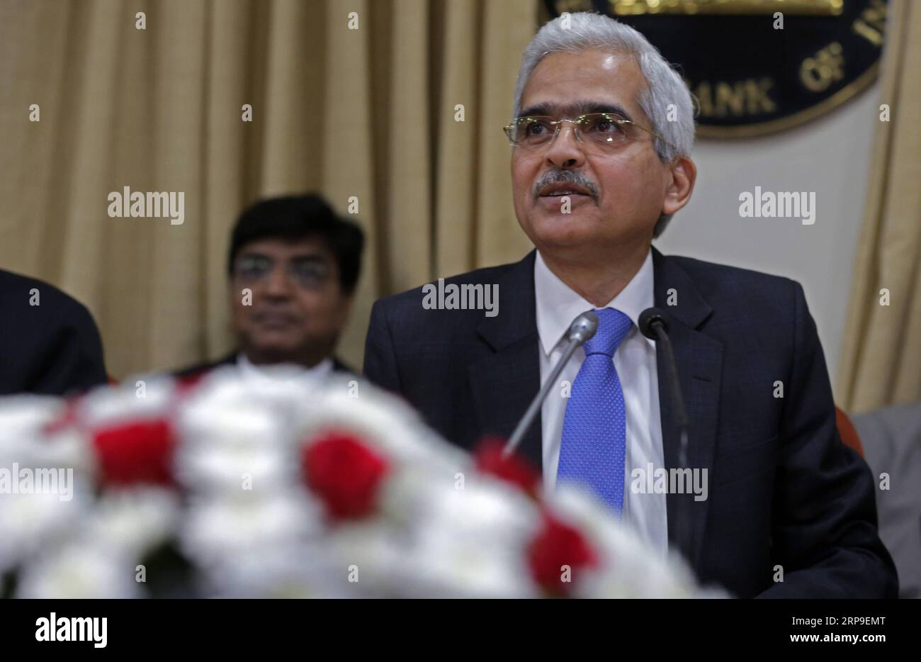 (190404) -- MUMBAI, April 4, 2019 (Xinhua) -- The Reserve Bank of India (RBI) Governor Shaktikanta Das speaks during the media conference after a monetary policy review statement at the RBI head office in Mumbai, India, April 4, 2019. (Xinhua) INDIA-MUMBAI-RBI POLICY-PRESS CONFERENCE PUBLICATIONxNOTxINxCHN Stock Photo
