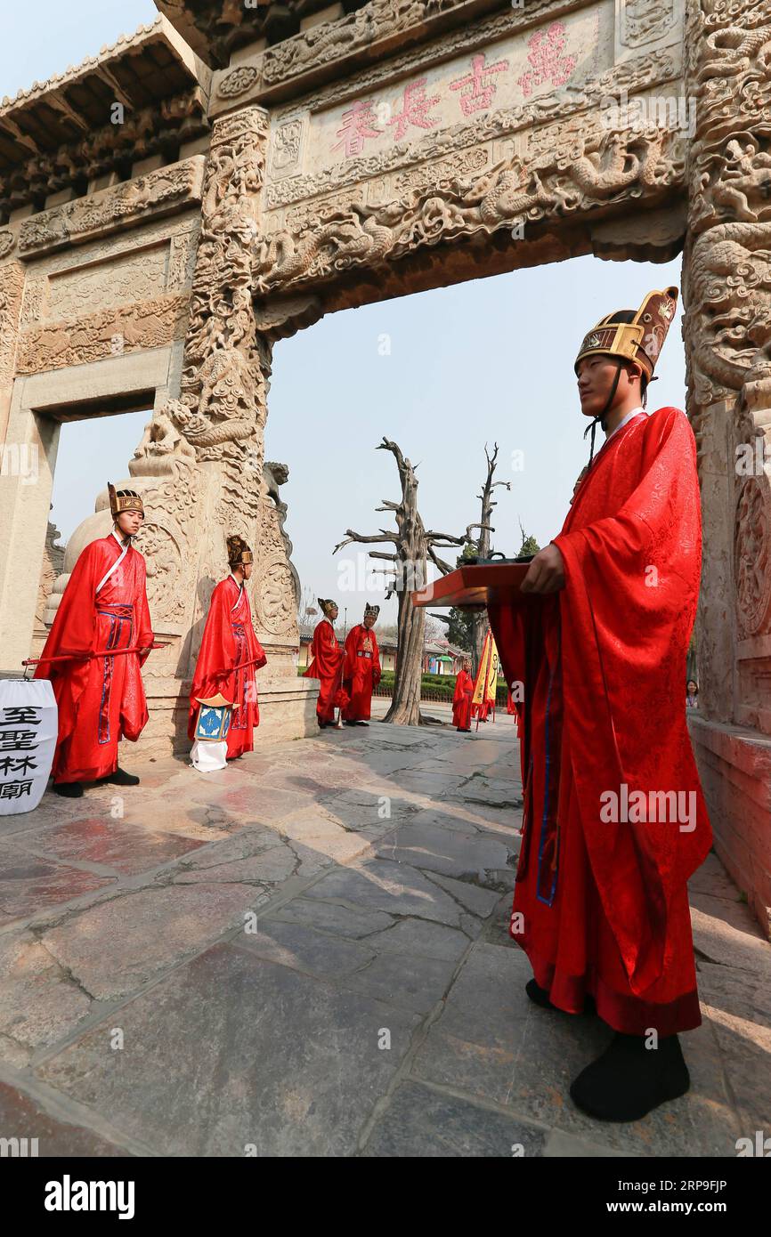 Korea memorial ceremony hi-res stock photography and images - Page 6 - Alamy, image size:866x1390