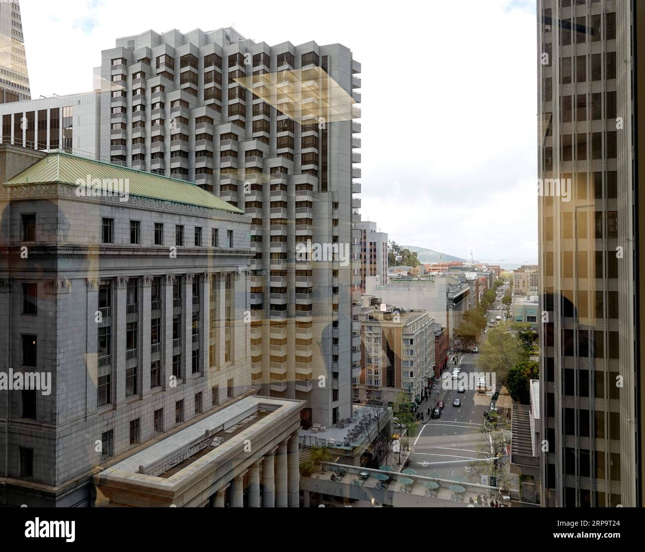 (190416) -- SAN FRANCISCO, April 16, 2019 (Xinhua) -- Photo taken on March 26, 2019 shows a street view outside the Bay Area Council (BAC) building in San Francisco, the United States. (Xinhua/Wu Xiaoling) Xinhua Headlines: U.S. tech giants eastward expansion ramifies into social-economic structure, adding chances of cooperation with China PUBLICATIONxNOTxINxCHN Stock Photo