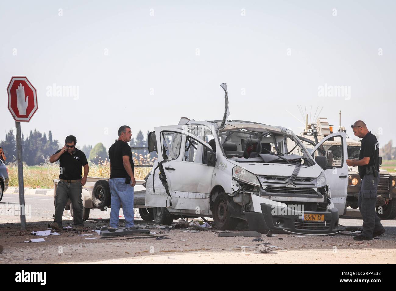 (190506) -- JERUSALEM, May 6, 2019 -- Photo taken on May 5, 2019 shows a car damaged by a rocket fired from the Gaza Strip near Yad Mordechai in southern Israel. Four Israeli civilians were killed on Sunday and more than 70 injured by rockets fired by the Palestinians from the Gaza Strip. JINI) MIDEAST-ISRAEL-GAZA-CONFLICT guoyu PUBLICATIONxNOTxINxCHN Stock Photo