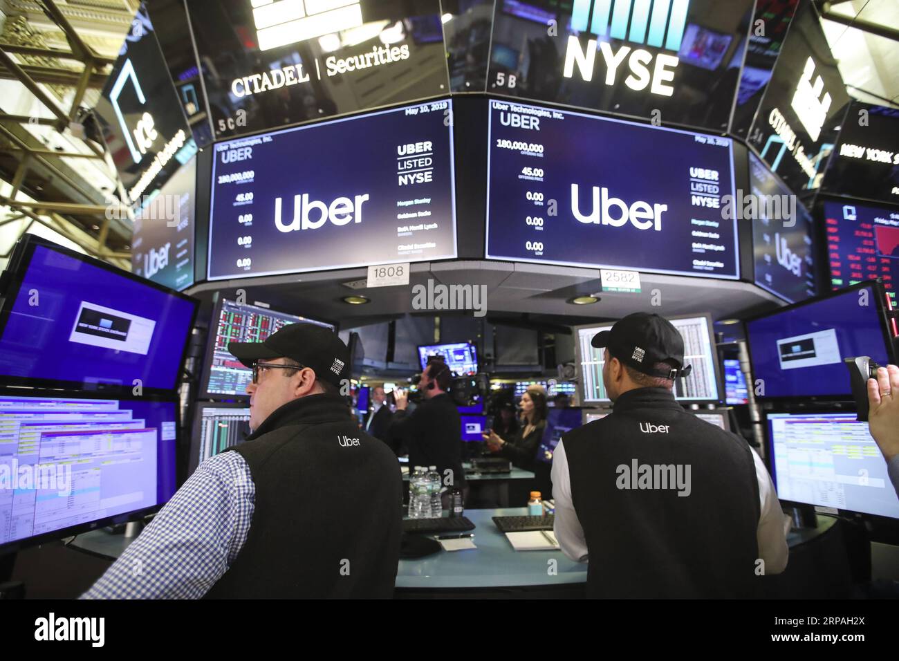 190510 -- NEW YORK, May 10, 2019 Xinhua -- Traders work at the New York Stock Exchange during the initial public offering IPO of Uber Technologies Inc., in New York, the United States, May 10, 2019. U.S. ride hailing company Uber Technologies Inc. began trading on the NYSE on Friday. Xinhua/Wang Ying U.S.-NEW YORK-NYSE-UBER-IPO PUBLICATIONxNOTxINxCHN Stock Photo