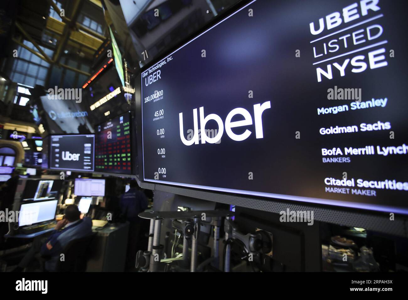 190510 -- NEW YORK, May 10, 2019 Xinhua -- Traders work at the New York Stock Exchange during the initial public offering IPO of Uber Technologies Inc., in New York, the United States, May 10, 2019. U.S. ride hailing company Uber Technologies Inc. began trading on the NYSE on Friday. Xinhua/Wang Ying U.S.-NEW YORK-NYSE-UBER-IPO PUBLICATIONxNOTxINxCHN Stock Photo