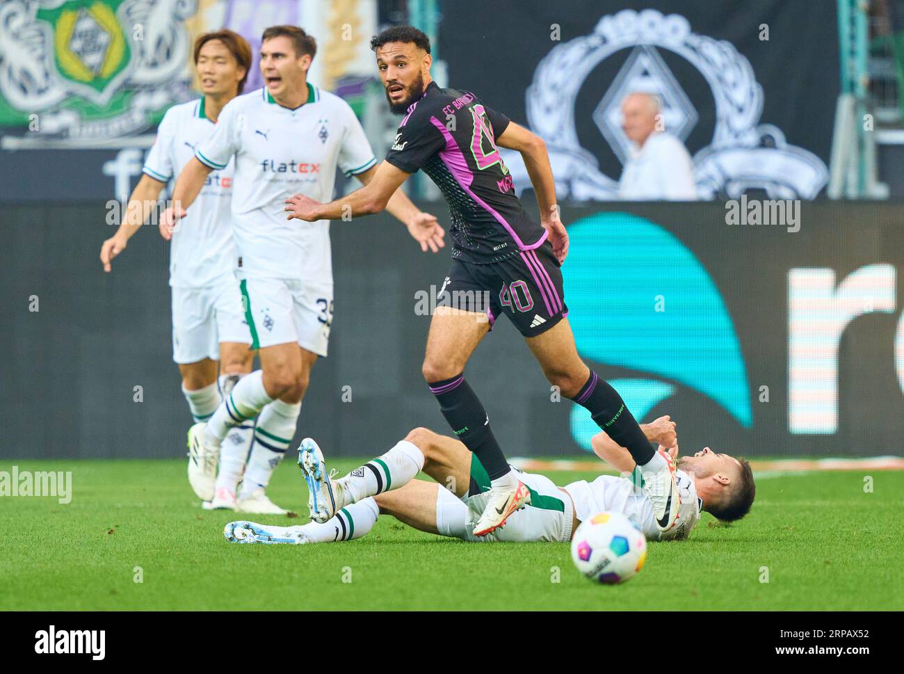 Noussair Mazraoui, FCB 40  compete for the ball, tackling, duel, header, zweikampf, action, fight against Julian Weigl , MG 8   in the match BORUSSIA MOENCHENGLADBACH - FC BAYERN MUENCHEN 1-2  on Sept 2, 2023 in Mönchengladbach, Germany. Season 2023/2024, 1.Bundesliga, FCB, MG, Gladbach, matchday 3, 3.Spieltag © Peter Schatz / Alamy Live News    - DFL REGULATIONS PROHIBIT ANY USE OF PHOTOGRAPHS as IMAGE SEQUENCES and/or QUASI-VIDEO - Stock Photo