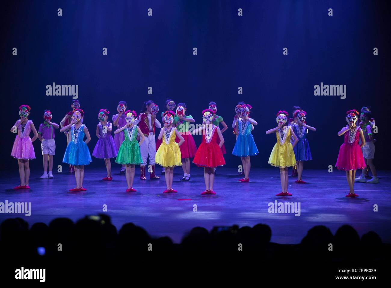 (190523) -- HELSINKI, May 23, 2019 (Xinhua) -- Children from the Nanjing Little Red Flower Art Troupe of China perform at the Alexander Theatre in Helsinki, Finland, May 21, 2019. (Xinhua/Matti Matikainen) FINLAND-HELSINKI-ART TROUPE-PERFORMANCE PUBLICATIONxNOTxINxCHN Stock Photo