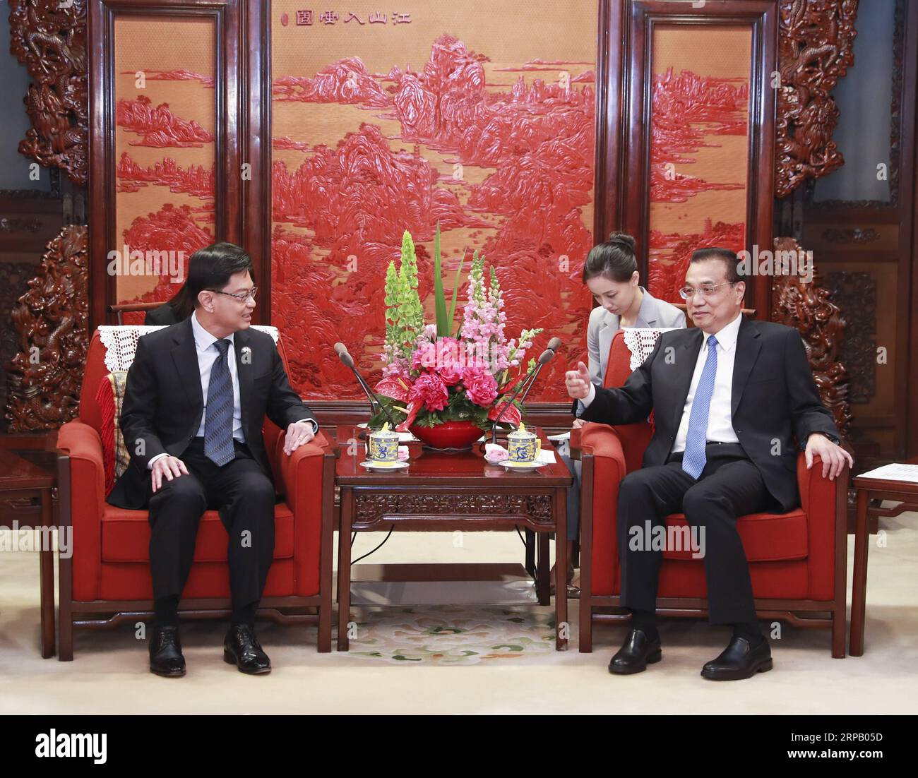 (190523) -- BEIJING, May 23, 2019 (Xinhua) -- Chinese Premier Li Keqiang (R, front) meets with Singaporean Deputy Prime Minister and Finance Minister Heng Swee Keat in Beijing, capital of China, May 23, 2019. (Xinhua/Pang Xinglei) CHINA-BEIJING-LI KEQIANG-SINGAPORE-HENG SWEE KEAT-MEETING (CN) PUBLICATIONxNOTxINxCHN Stock Photo