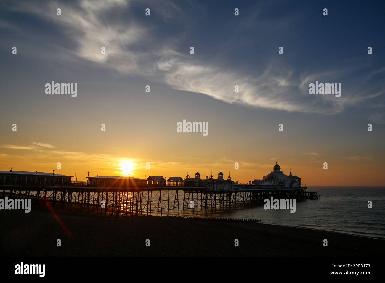 Eastbourne, East Sussex, UK.  4th September 2023. UK Weather: sun rises over Eastbourne Pier on another hot sunny day. Credit: Carolyn Jenkins/ Alamy Live News Stock Photo