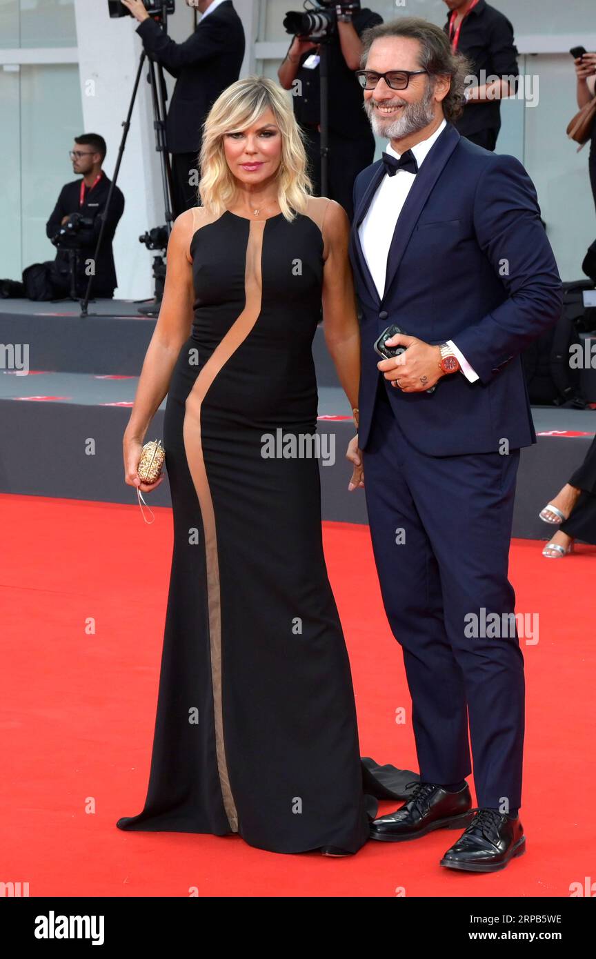 Matilde Brandi und Francesco Tafanelli bei der Premiere des Kinofilms