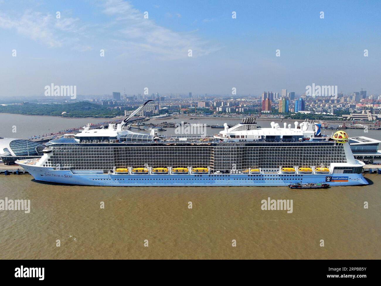Spectrum of the seas hires stock photography and images Alamy