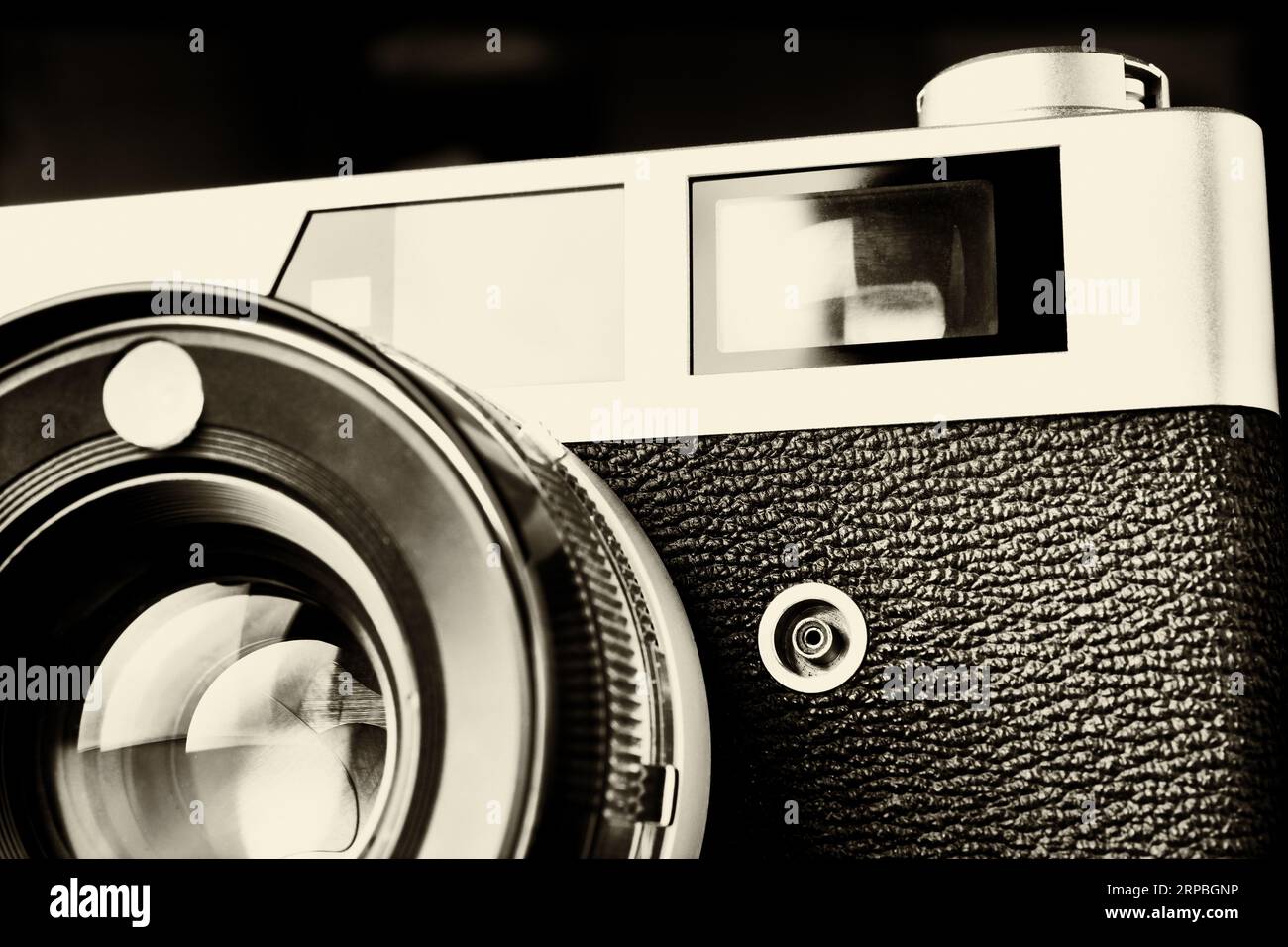 Vintage rangefinder photo camera 35mm film Stock Photo Alamy