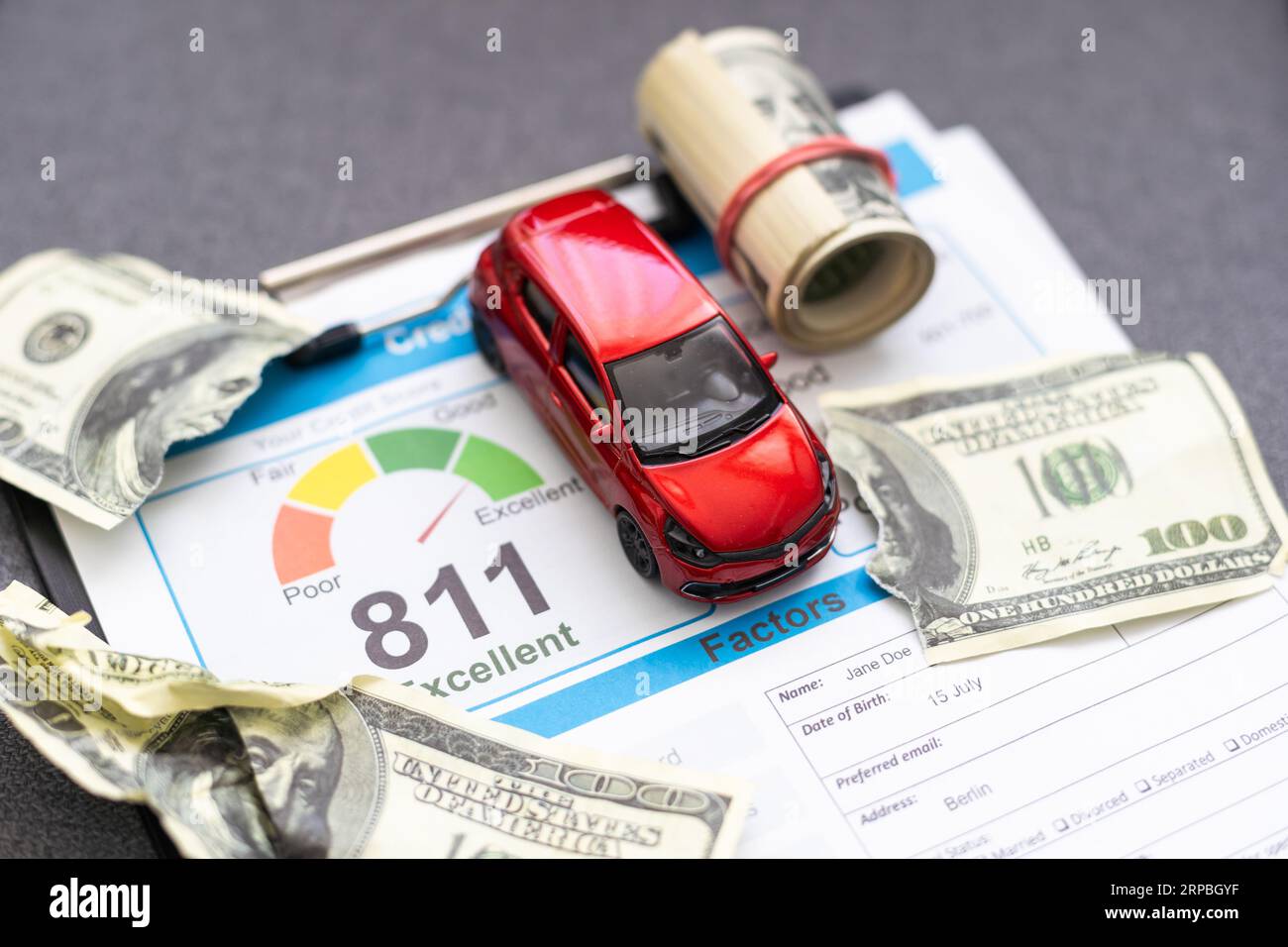 Car money and calculator. Payments and costs Stock Photo - Alamy