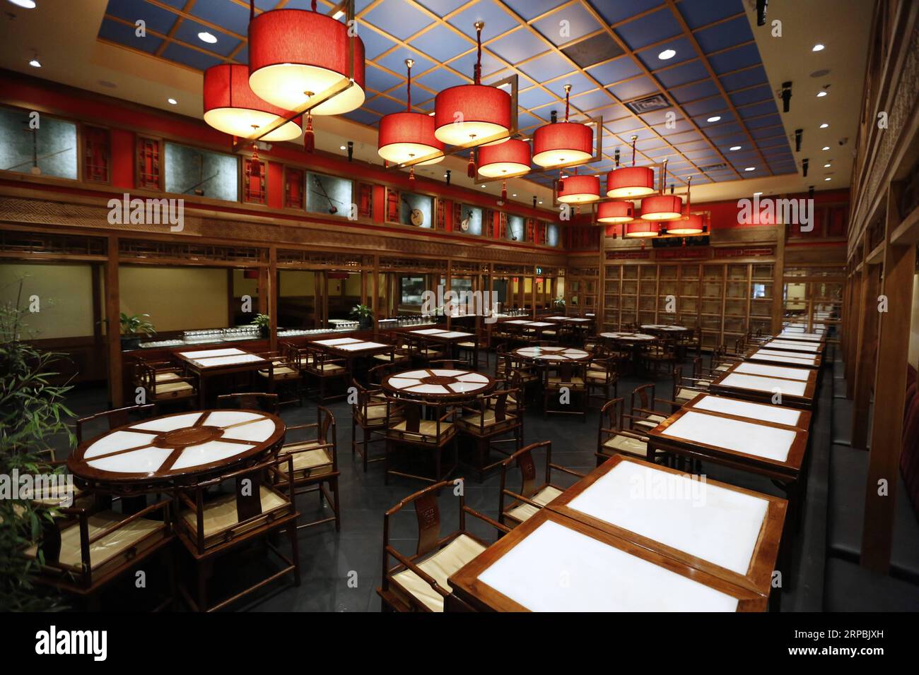 (190610) -- LOS ANGELES, June 10, 2019 (Xinhua) -- Photo taken on June 7, 2019 shows the interior view of Bistro Na s in Temple City, Los Angeles, the United States. Bistro Na s in Los Angeles made headlines this week with the announcement that it had been awarded a coveted Michelin Star by the famed Michelin Restaurant Guide. This special ranking broke Michelin s 10-year absence from Los Angeles, and made Bistro Na s the only Chinese restaurant in Southern California to be so honored. (Xinhua/Li Ying) U.S.-LOS ANGELES-CHINESE CUISINE-BISTRO NA S PUBLICATIONxNOTxINxCHN Stock Photo