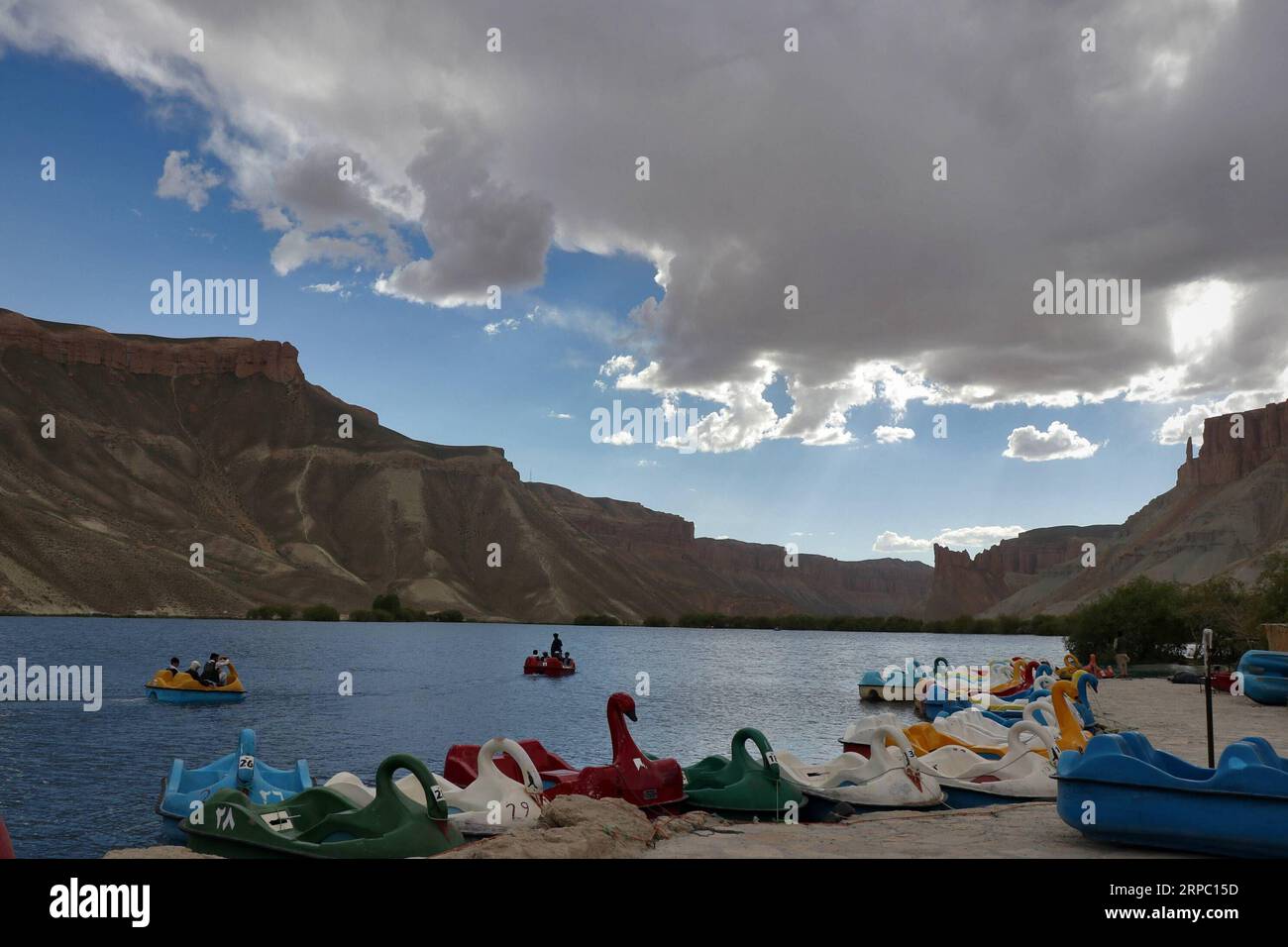 (190621) -- BAMYAN, June 21, 2019 -- Photo taken on June 19, 2019 shows the Band-e-Amir lake in Bamyan province, central Afghanistan. ) AFGHANISTAN-BAMYAN-BAND-E-AMIR LAKE NoorxAzizi PUBLICATIONxNOTxINxCHN Stock Photo