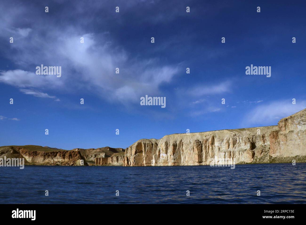 (190621) -- BAMYAN, June 21, 2019 -- Photo taken on June 19, 2019 shows the Band-e-Amir lake in Bamyan province, central Afghanistan. ) AFGHANISTAN-BAMYAN-BAND-E-AMIR LAKE NoorxAzizi PUBLICATIONxNOTxINxCHN Stock Photo