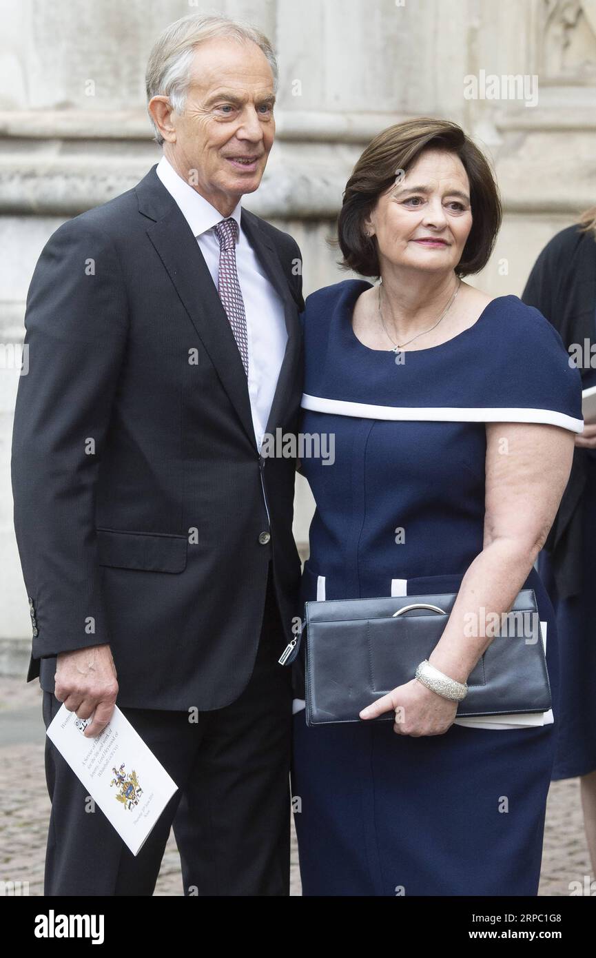 (190621) -- LONDON, June 21, 2019 -- Former British Prime Minister Tony Blair and his wife Cherie Blair are seen after attending a service of thanksgiving for the life and work of former Cabinet Secretary Jeremy Heywood, at Westminster Abbey in London, Britain, June 20, 2019. ) BRITAIN-LONDON-JEREMY HEYWOOD-SERVICE OF THANKSGIVING RayxTang PUBLICATIONxNOTxINxCHN Stock Photo