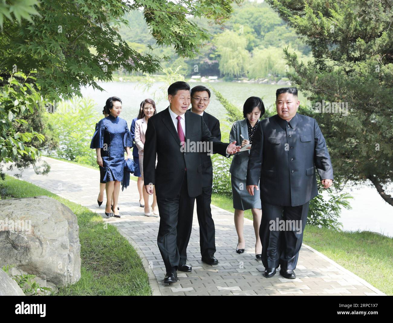 Kim jong un ri sol ju walk hi-res stock photography and images - Alamy