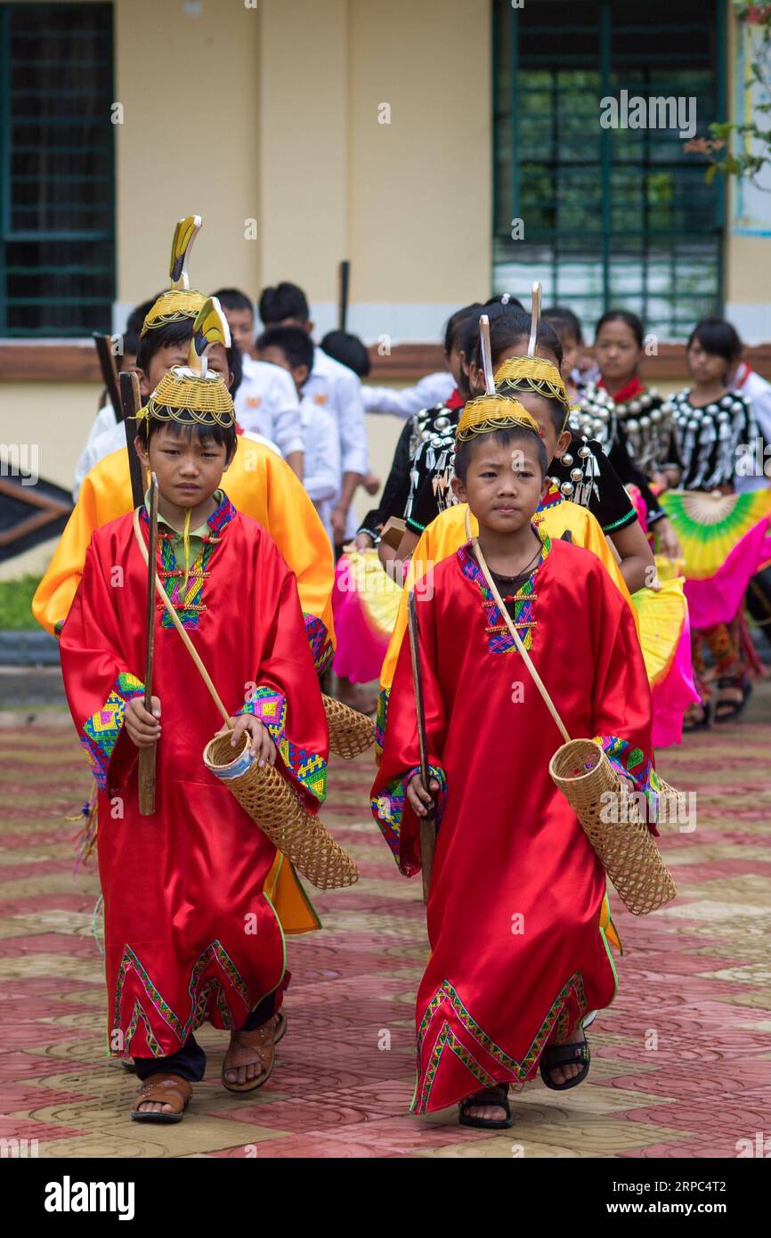 Primary school china break hi-res stock photography and