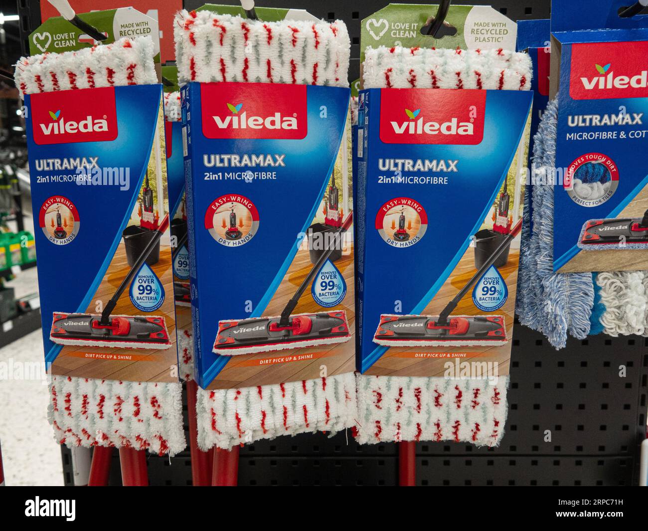 Vileda mop hi-res stock photography and images - Alamy