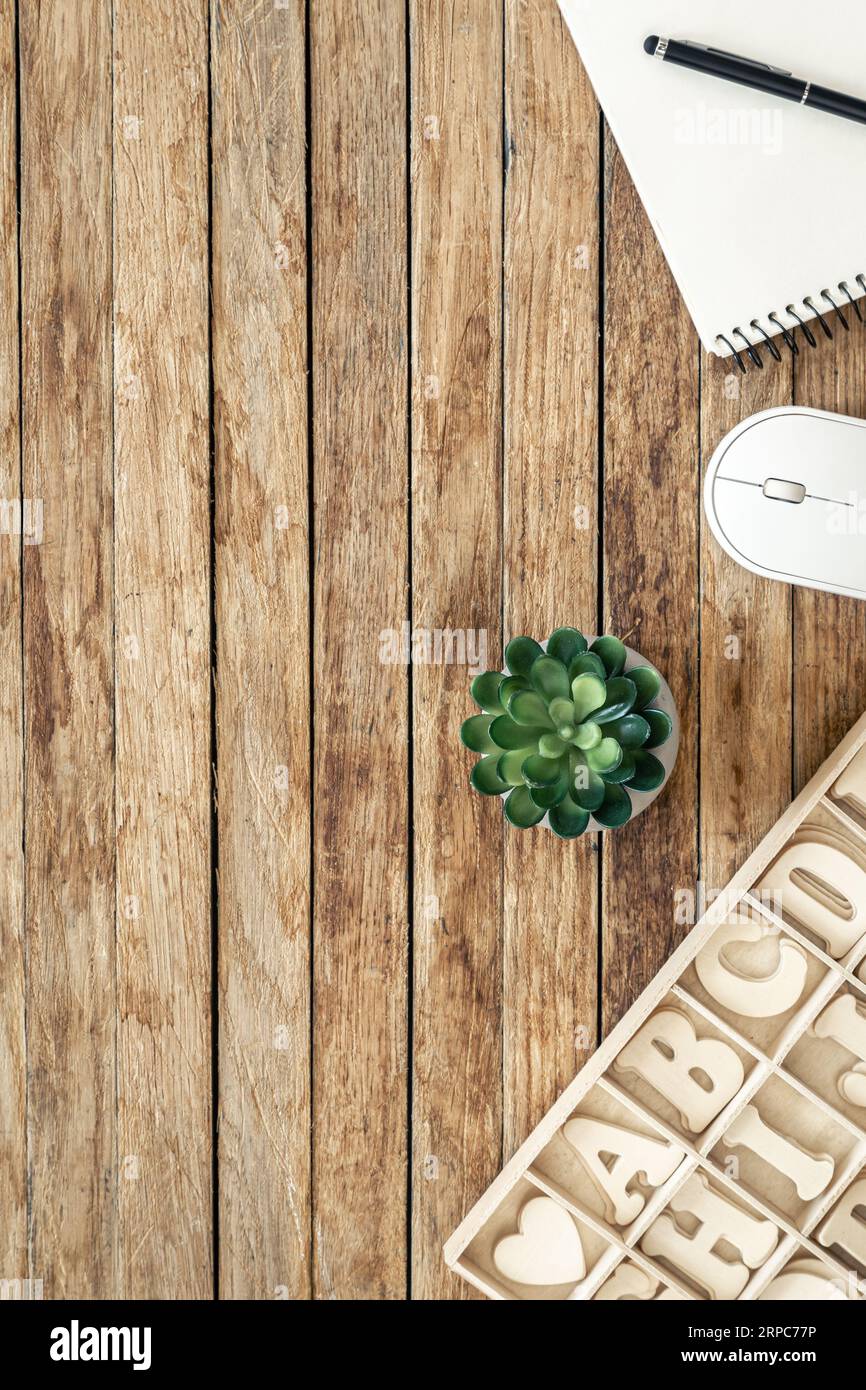 Wooden english alphabet letters hi-res stock photography and images - Alamy