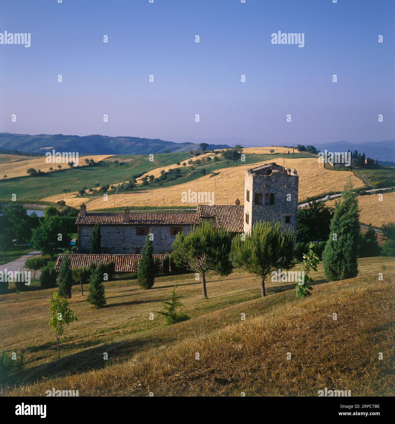 Tuscany Rpc Field and tower hi-res stock photography and images - Alamy