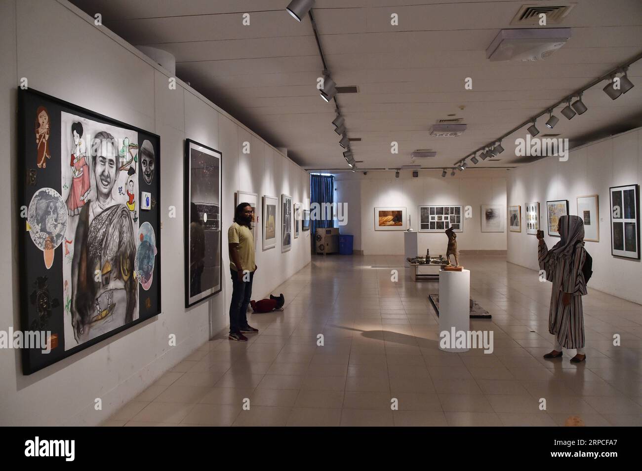 (190703) DHAKA, July 3, 2019 People visit the 23rd National Art