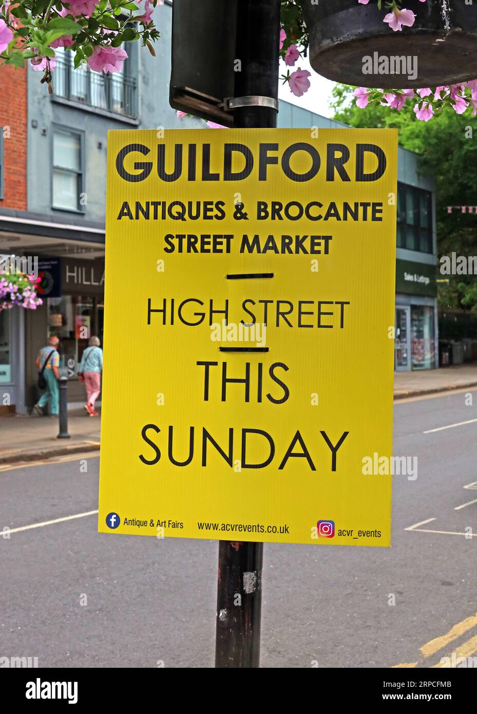 Guildford antiques & brocante street market sign, High Street this Sunday, Surrey, England, UK, GU1 3YL Stock Photo