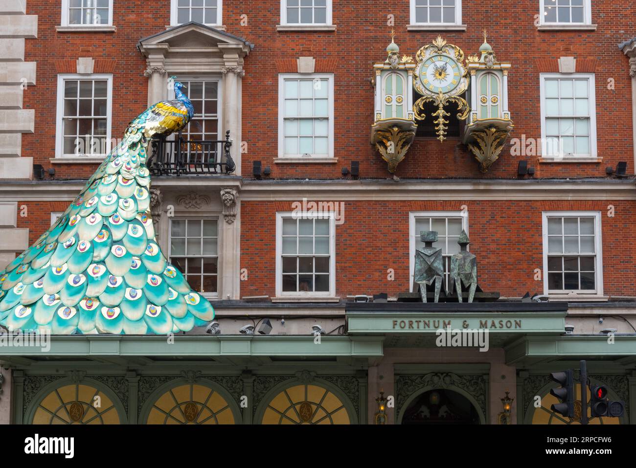 Fortnum and mason shop front hi-res stock photography and images - Alamy