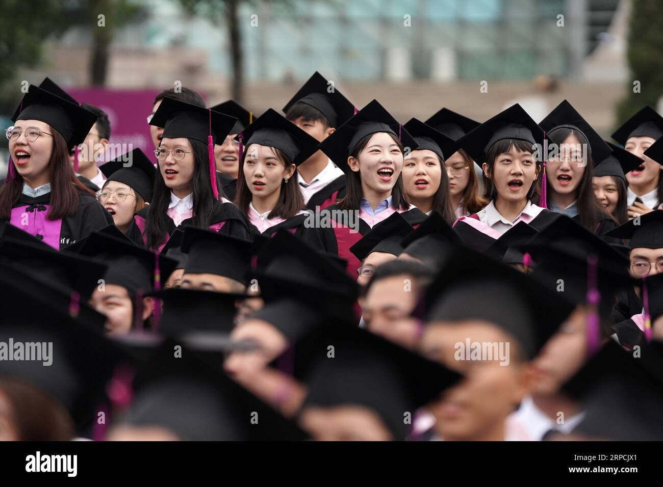 (190707) -- BEIJING, July 7, 2019 -- Graduates attend the 2019 commencement ceremony of Tsinghua University held in Beijing, capital of China, July 7, 2019. Over 3,000 graduates attended the ceremony on Sunday. ) CHINA-BEIJING-TSINGHUA UNIVERSITY-GRADUATION (CN) JuxHuanzong PUBLICATIONxNOTxINxCHN Stock Photo