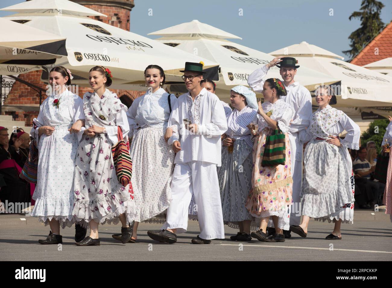 (190707) -- DAKOVO (CROATIA), July 7, 2019 -- People in traditional costumes take part in the 53rd Dakovacki vezovi festival in Dakovo, Croatia, on July 7, 2019. Dakovacki vezovi festival, one of the major cultural events in Croatia, presents traditional costumes and performances. ) CROATIA-DAKOVO-FOLKLORE-FESTIVAL DubravkaxPetric PUBLICATIONxNOTxINxCHN Stock Photo