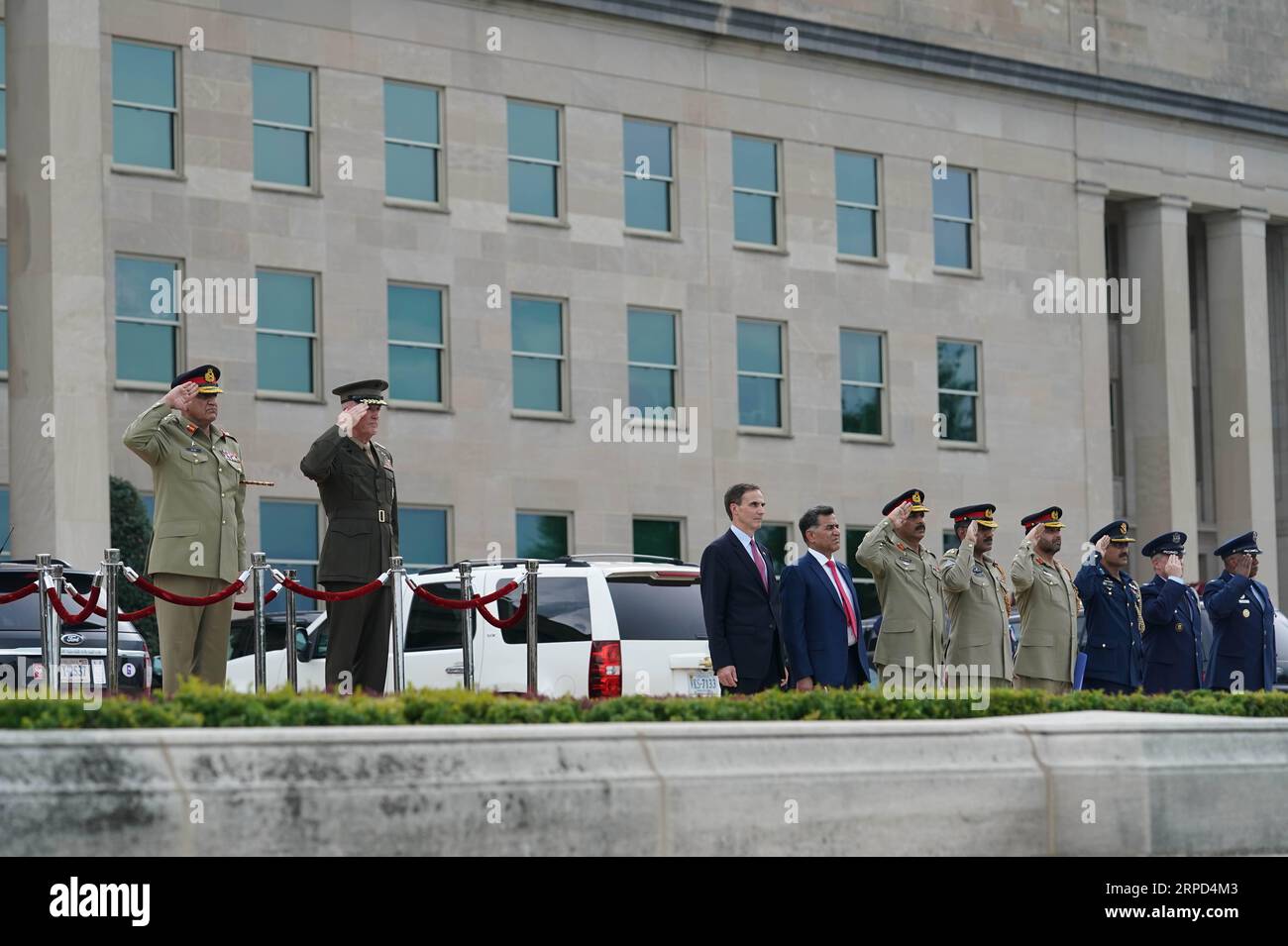 (190722) -- WASHINGTON, July 22, 2019 -- Chairman of the U.S. Joint Chiefs of Staff Joseph Dunford (2nd L) holds a welcome ceremony for Pakistani Chief of Army Staff Qamar Javed Bajwa (1st L) at the Pentagon, Virginia, the United States, on July 22, 2019. ) U.S.-VIRGINIA-JOINT CHIEFS OF STAFF-CHAIRMAN-PAKISTANI CHIEF OF ARMY STAFF-VISIT LiuxJie PUBLICATIONxNOTxINxCHN Stock Photo