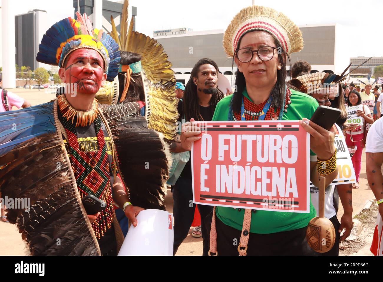 Indigenous women defend hi-res stock photography and images - Alamy