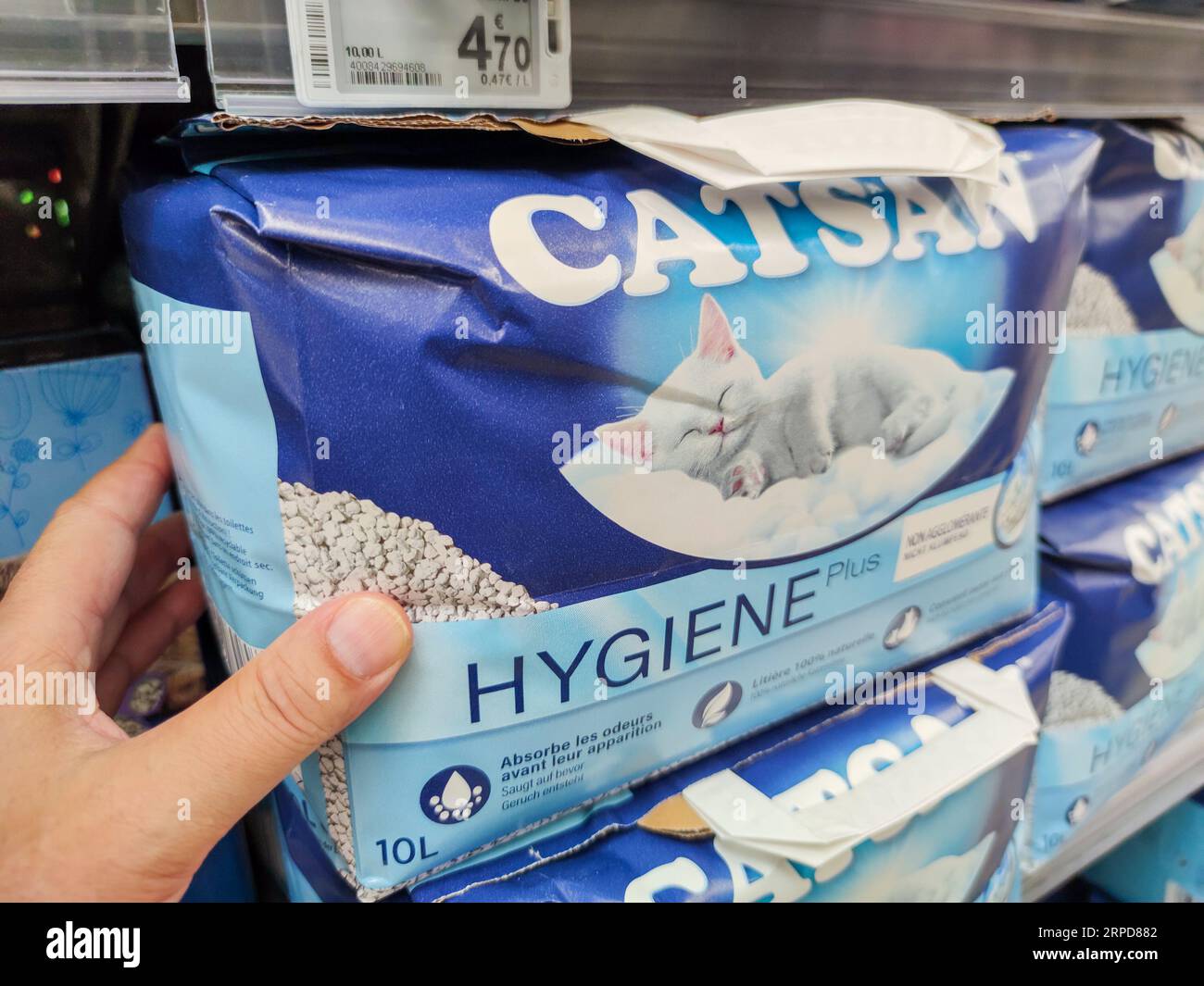 Cat litter types hi-res stock photography and images - Alamy