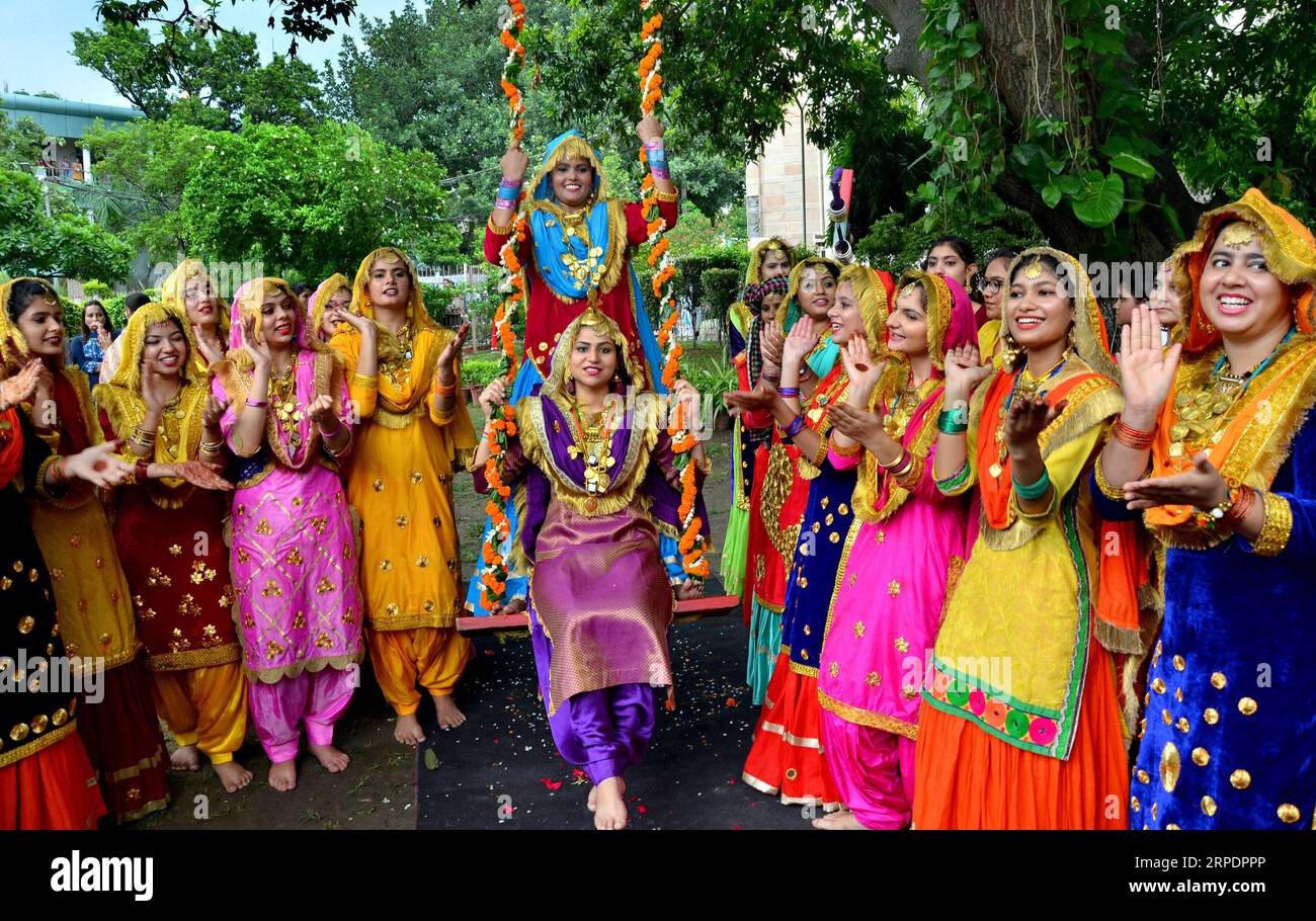 190810-amritsar-aug-10-2019-girls-perform-a-punjabi-dance