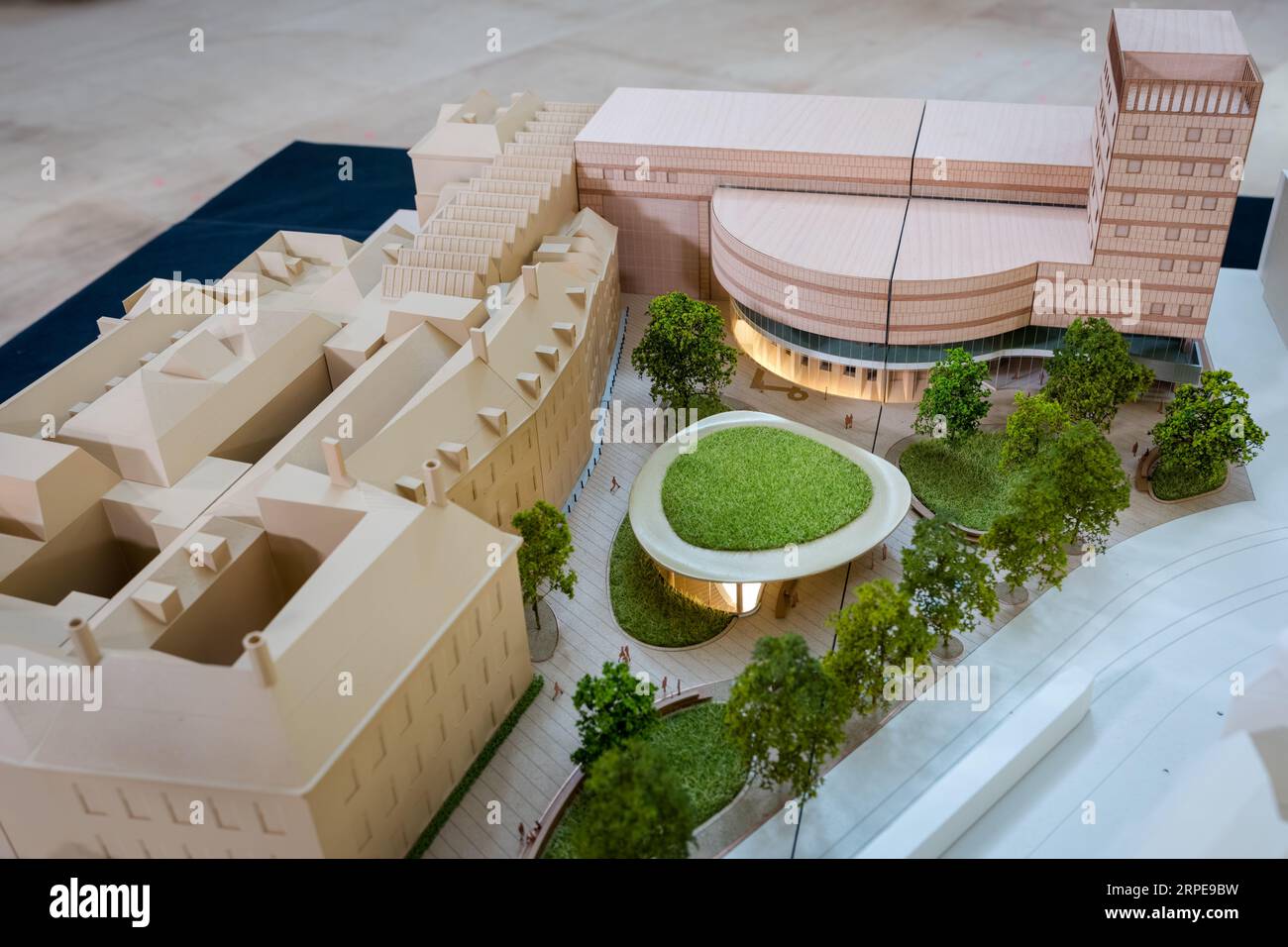 THE HAGUE - The presentation of the design for the new public entrance ...