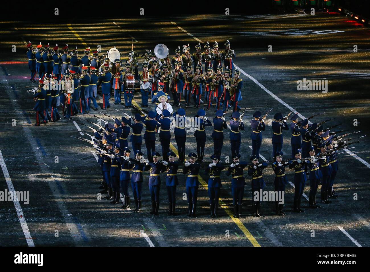 Russland, Militärmusik-Festival in Moskau (190824) -- MOSCOW, Aug. 24, 2019 -- Members of the band from Belarus perform during the opening day of Spasskaya Tower International Military Music Festival in Moscow, Russia, on Aug. 23, 2019. The annual military music festival opened on Friday on the Red Square in Moscow, and will run until September 1. Evgeny Sinitsyn) RUSSIA-MOSCOW-MILITARY MUSIC FESTIVAL-OPENING BaixXueqi PUBLICATIONxNOTxINxCHN Stock Photo