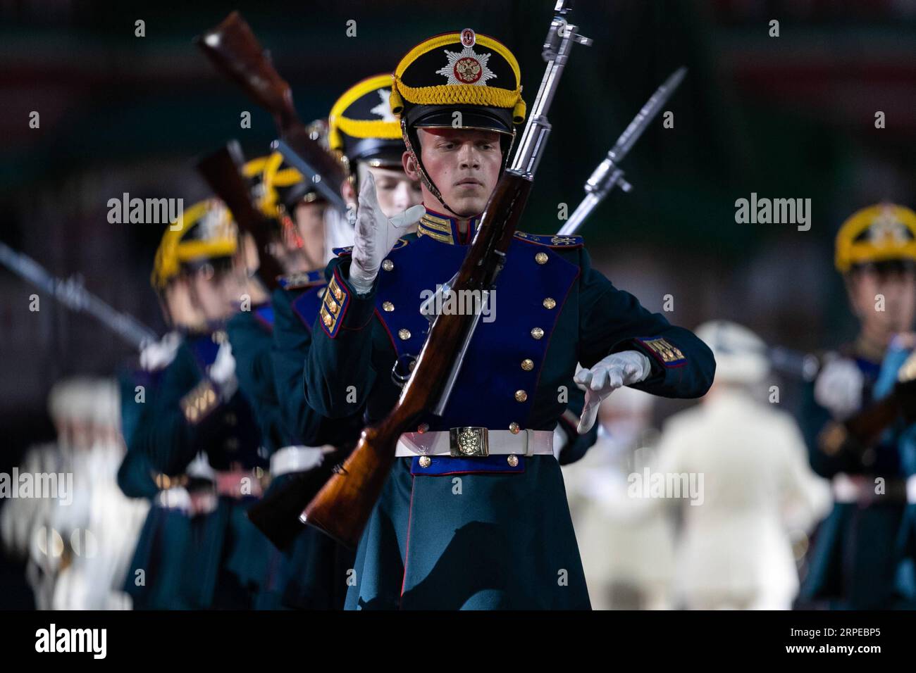 Russland, Militärmusik-Festival in Moskau (190824) -- MOSCOW, Aug. 24, 2019 -- Members of the Russian Honor Guard of the Presidential Regiment perform during the opening day of Spasskaya Tower International Military Music Festival in Moscow, Russia, on Aug. 23, 2019. The annual military music festival opened on Friday on the Red Square in Moscow, and will run until September 1. ) RUSSIA-MOSCOW-MILITARY MUSIC FESTIVAL-OPENING BaixXueqi PUBLICATIONxNOTxINxCHN Stock Photo