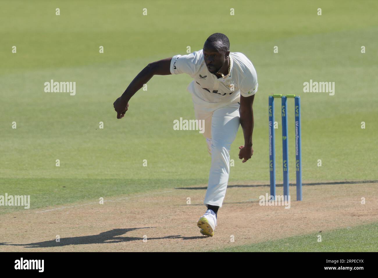 London, UK. 4th Sep, 2023. Surrey's Kemar Roach bowling as Surrey take on Warwickshire in the County Championship at the Kia Oval, day two. Credit: David Rowe/Alamy Live News Stock Photo