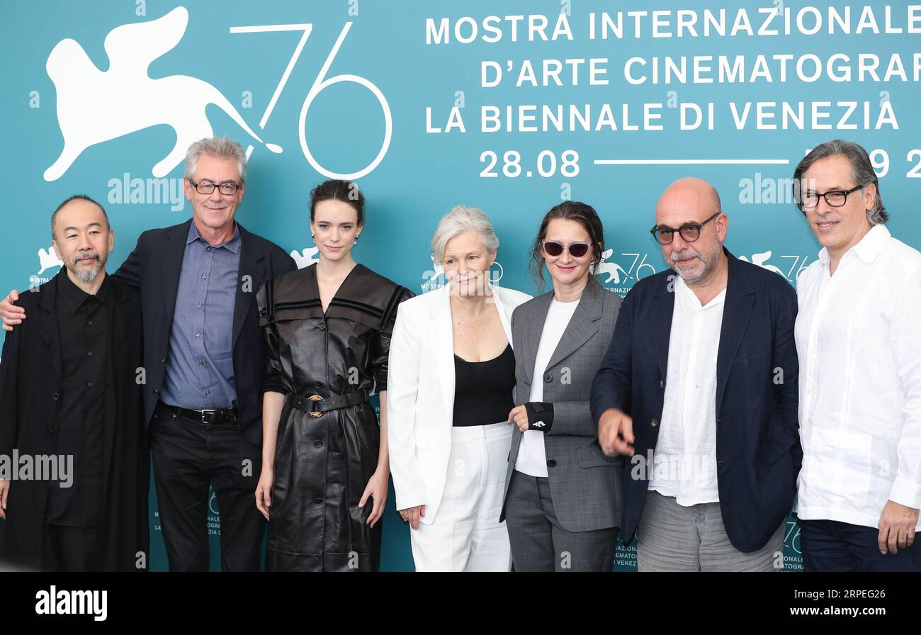 (190828) -- VENICE, Aug. 28, 2019 -- Main competition jury president Lucrecia Martel (3rd R) and other jury members pose for photos during a photocall at the 76th Venice International Film Festival in Venice, Italy, Aug. 28, 2019. The 76th Venice International Film Festival will be held from Aug. 28 to Sept. 7. ) ITALY-VENICE-FILM FESTIVAL-JURY MEMBERS-PHOTOCALL ChengxTingting PUBLICATIONxNOTxINxCHN Stock Photo