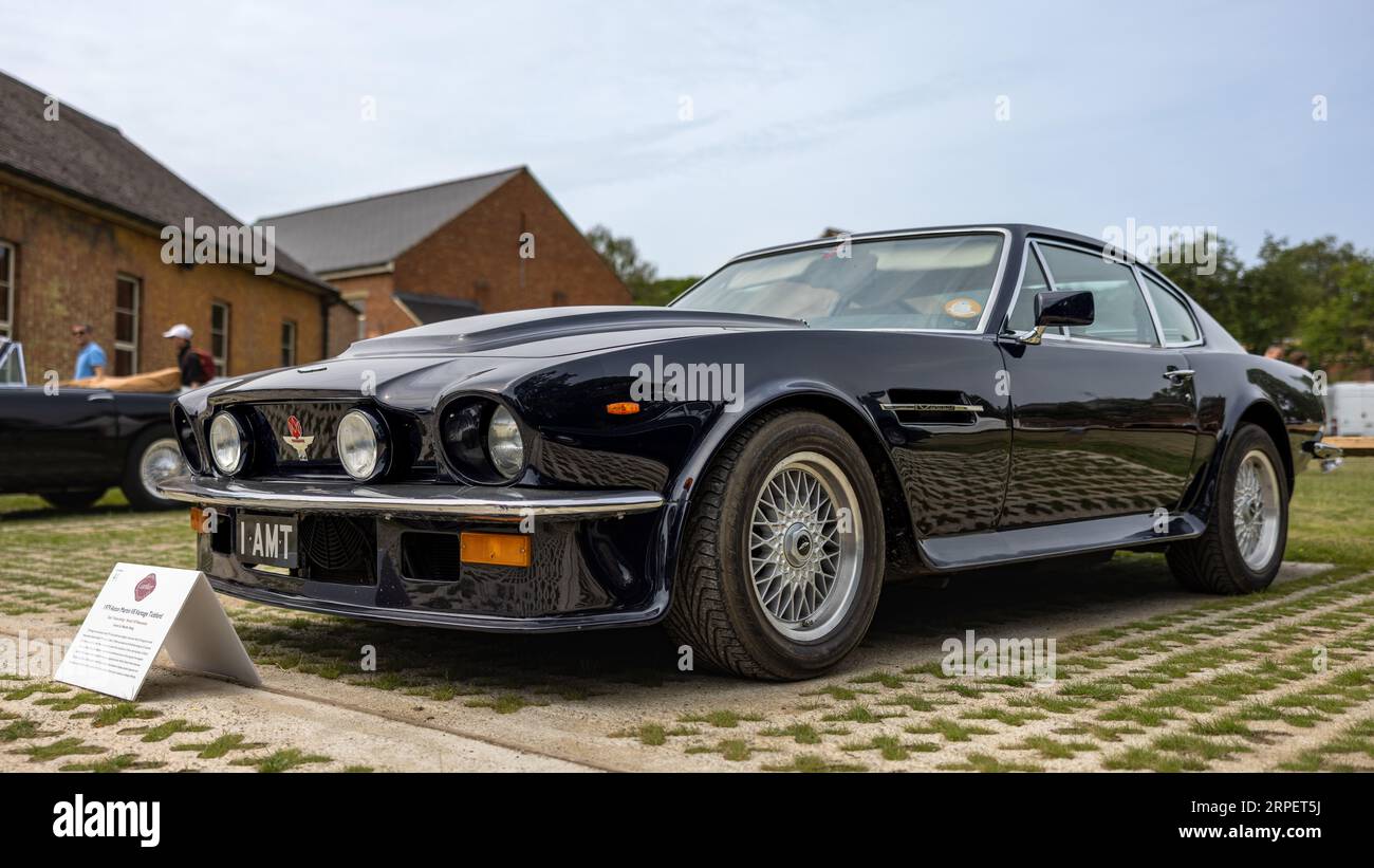 Aston martin v8 vintage hi-res stock photography and images Aston martin v8 vintage hi-res stock photography and images