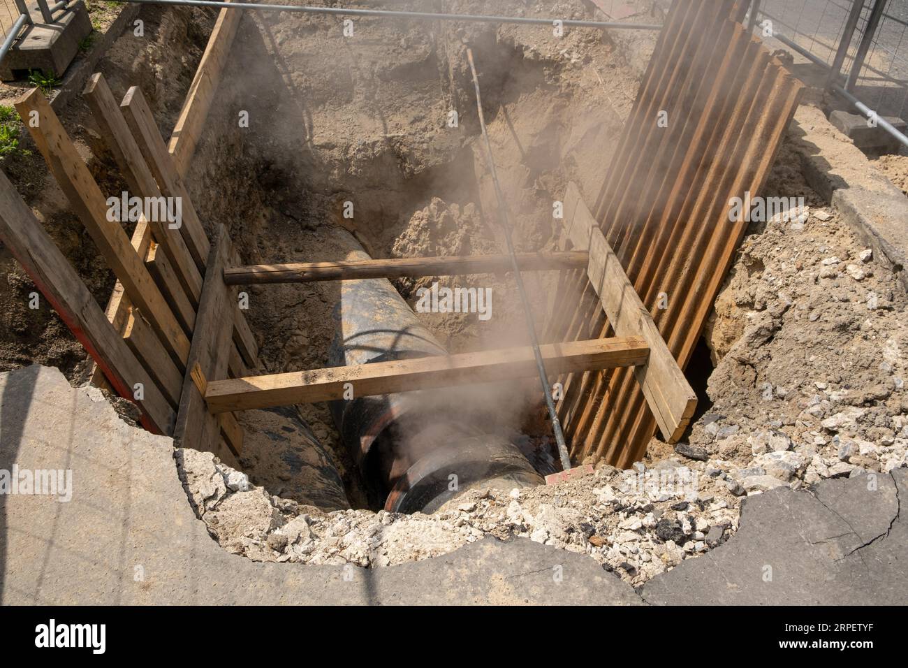 Buried for fixing underground hot water supply lines. Hot steam comes