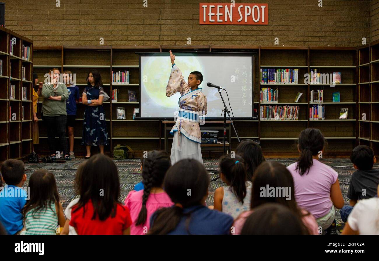 (190914) -- LOS ANGELES, Sept. 14, 2019 -- Children attend an event to celebrate the Chinese Mid-Autumn Festival at the library in La Canada Flintridge, California, the United States, Sept. 13, 2019. (Photo by /Xinhua) U.S.-CALIFORNIA-MID-AUTUMN FESTIVAL-CELEBRATION QianxWeizhong PUBLICATIONxNOTxINxCHN Stock Photo