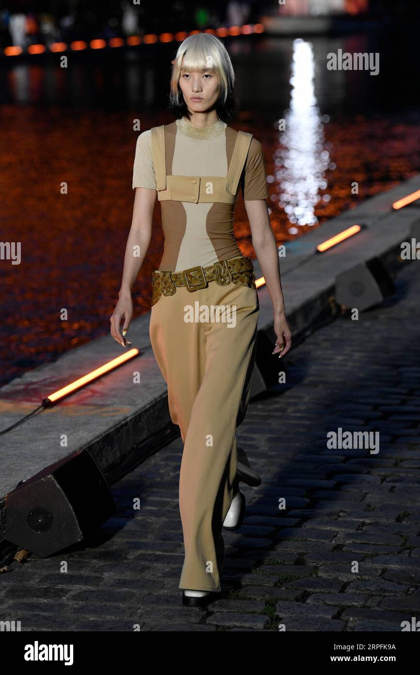 Courreges fashion hi-res stock photography and images - Alamy
