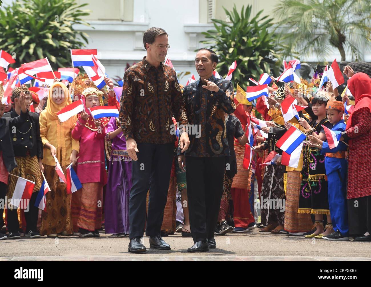 191007 -- BOGOR, Oct. 7, 2019 -- Visiting Dutch Prime Minister Mark Rutte L meets with Indonesian President Joko Widodo at the presidential palace in Bogor, West Java Province, Indonesia, Oct. 7, 2019.  INDONESIA-BOGOR-DUTCH PM-VISIT Zulkarnain PUBLICATIONxNOTxINxCHN Stock Photo