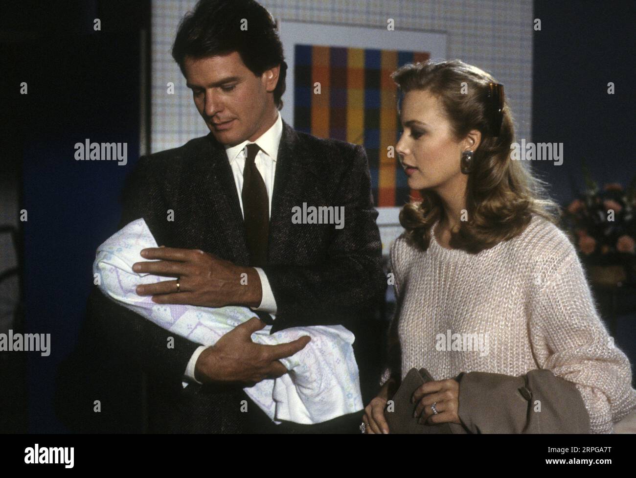 DYNASTY TV Series Joan Collins Linda Evans Stock Photo - Alamy