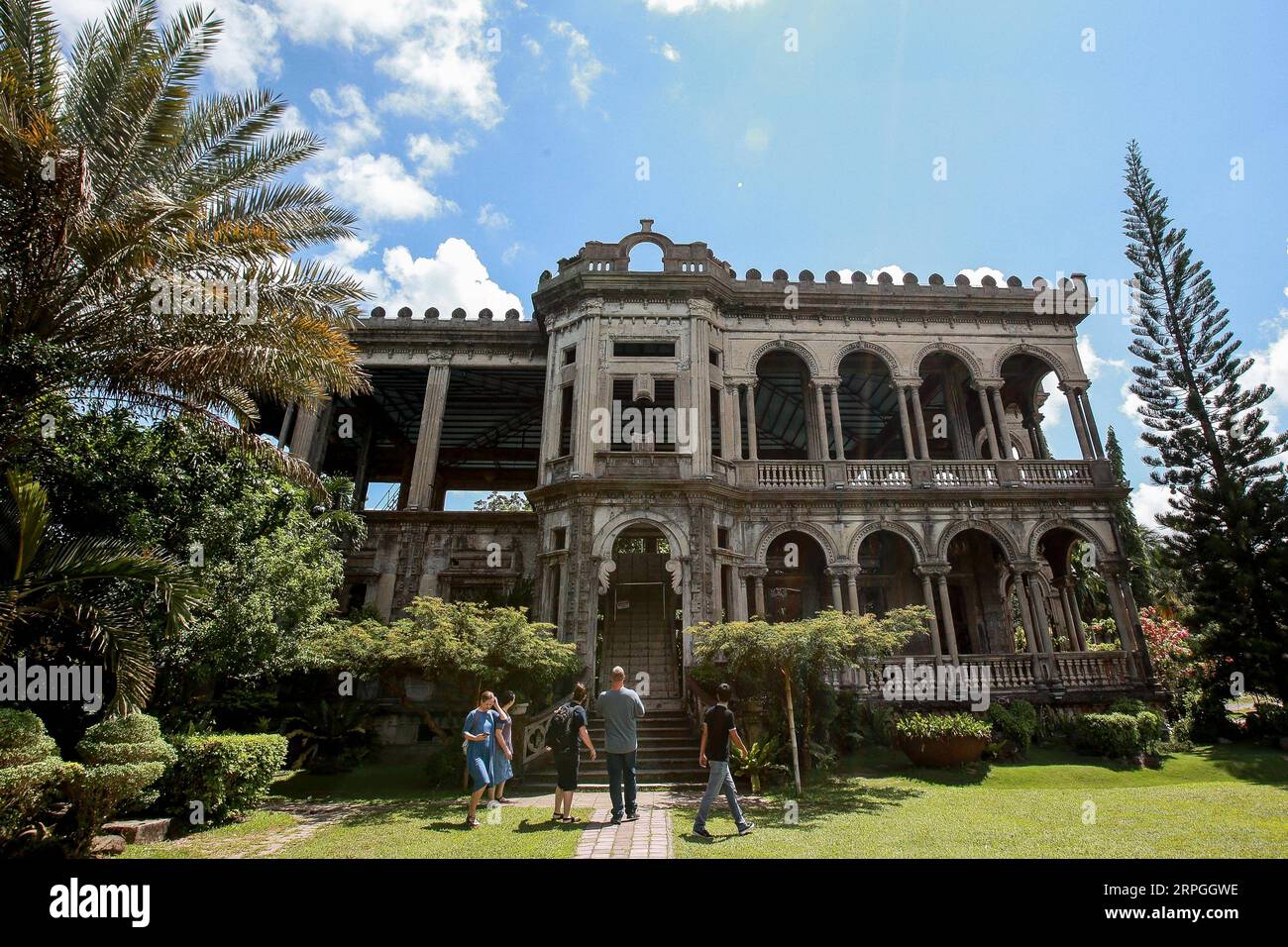 191016 -- TALISAY CITY, Oct. 16, 2019 -- People visit a tourist spot called The Ruins in Talisay City, the Philippines, Oct. 16, 2019.  PHILIPPINES-TALISAY CITY-TOURIST SPOT-THE RUINS ROUELLExUMALI PUBLICATIONxNOTxINxCHN Stock Photo