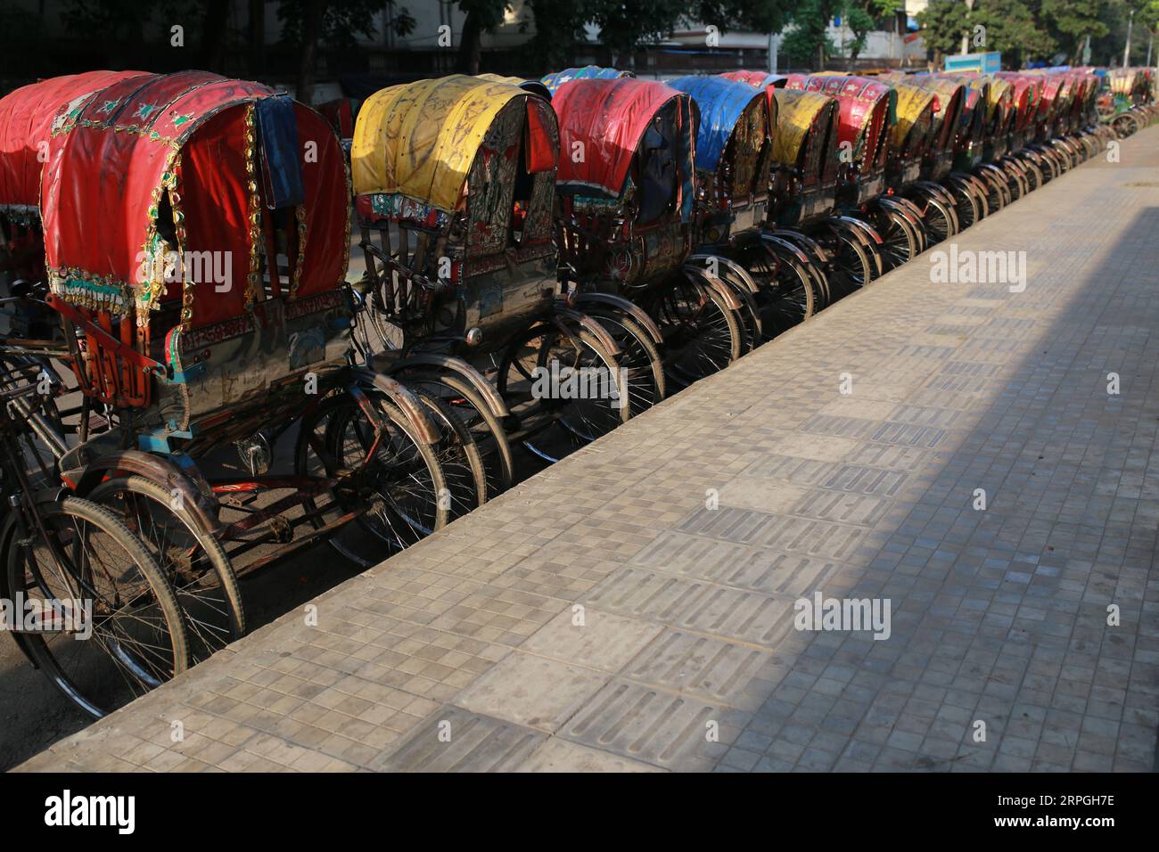 Chaotic city dhaka hi-res stock photography and images - Alamy