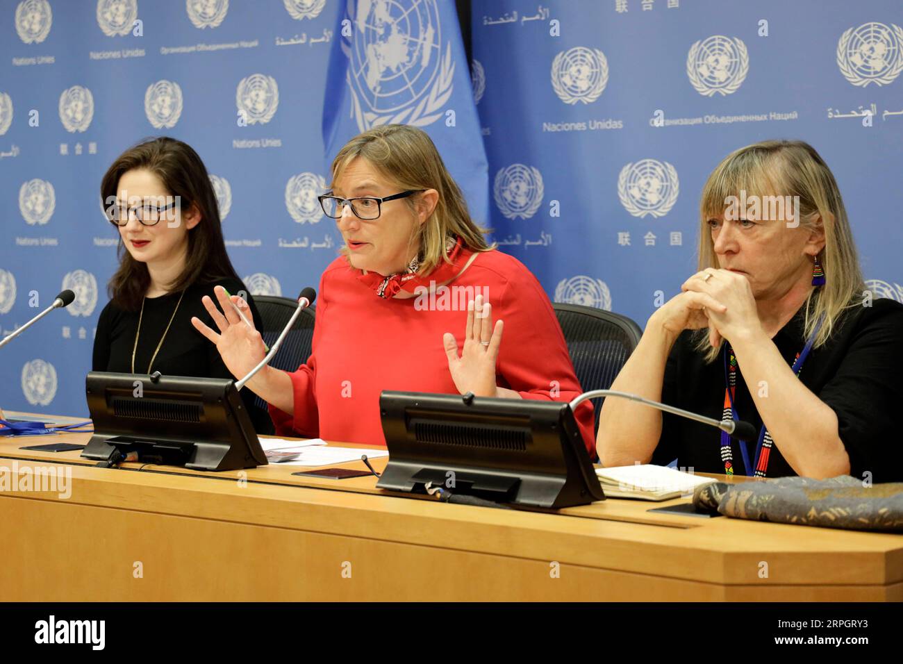 191021 -- UNITED NATIONS, Oct. 21, 2019 -- L-R Liz O Sullivan with the International Committee for Robot Arms Control ICRAC, Mary Wareham, global coordinator of the Campaign to Stop Killer Robots, and Jody Williams, Nobel Peace Prize co-laureate and the founding coordinator of the International Campaign to Ban Landmines ICBL attend a press conference on the Campaign to Stop Killer Robots, at the UN headquarters in New York, Oct. 21, 2019. Mary Wareham on Monday urged the international community to stop developing lethal autonomous weapons systems, or killer robots.  UN-STOP KILLER ROBOTS-PRESS Stock Photo