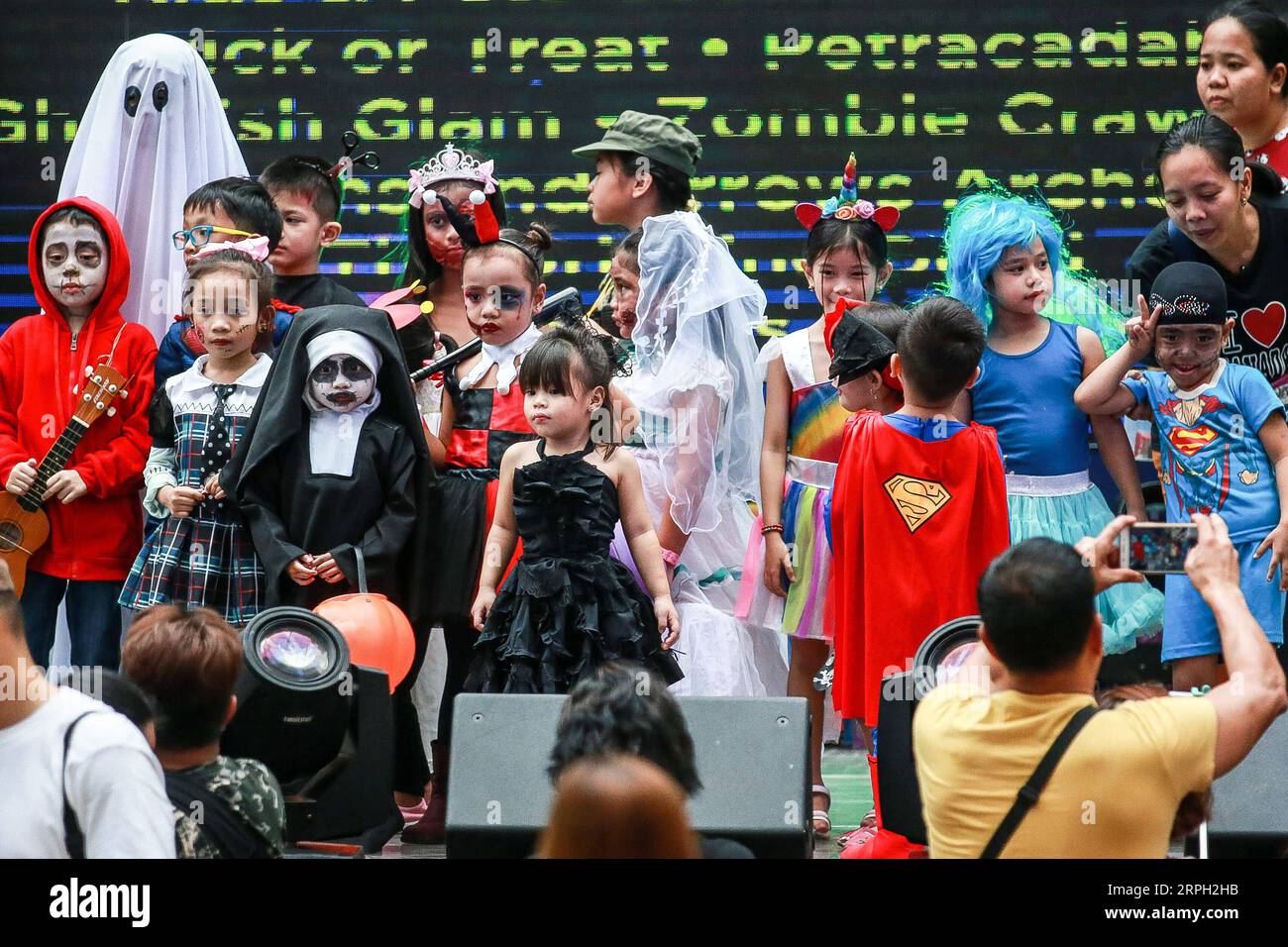 191027 QUEZON CITY, Oct. 27, 2019 Children dressed in Halloween