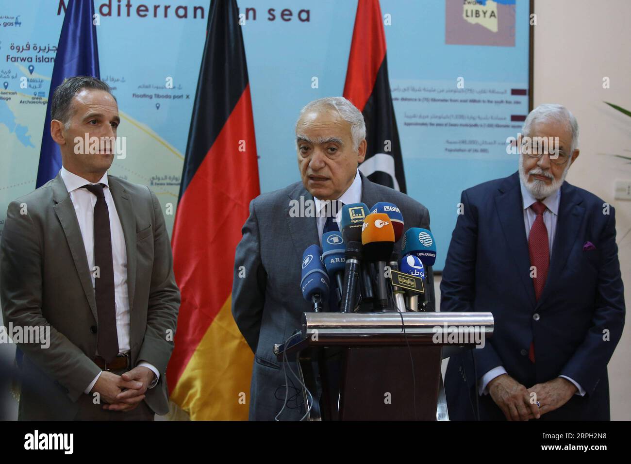 191027 -- ZUWARA LIBYA, Oct. 27, 2019 Xinhua -- United Nations Special Envoy to Libya Ghassan Salame C speaks at a press conference in Zuwara, Libya, Oct. 27, 2019. German Foreign Minister Heiko Maas on Sunday stressed Germany s support for the efforts of the UN Special Envoy to Libya Ghassan Salame that aim to end the current Libyan crisis. Photo by Hamza Turkia/Xinhua LIBYA-ZUWARA-UN ENVOY-GERMAN FM-VISIT PUBLICATIONxNOTxINxCHN Stock Photo