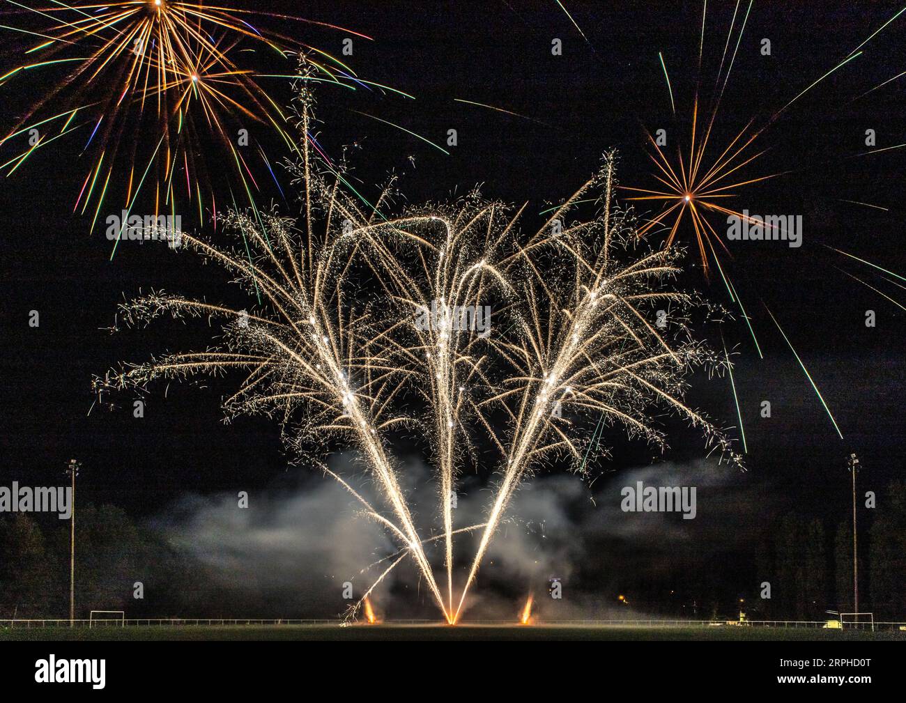 Feu D artifice Du Village Hi res Stock Photography And Images Alamy feu-d-artifice-du-village-hi-res-stock-photography-and-images-alamy